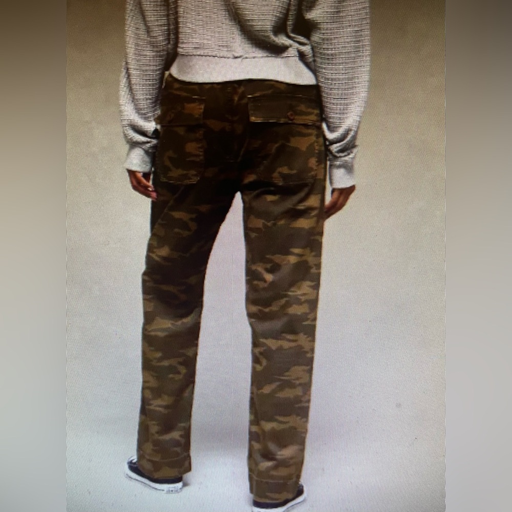 AMERICAN EAGLE MISSES EX BOYFRIEND PANTS CARGO PRINT SIZE SMALL NWT! - Picture 2 of 6